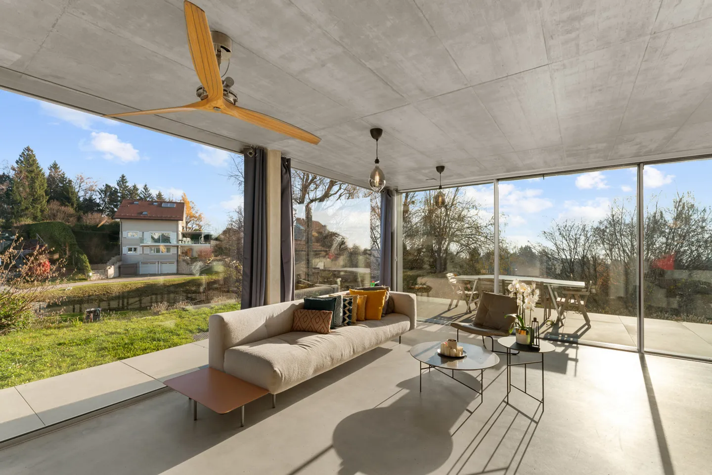 Vente en bloc de 2 maisons mitoyennes  – Vue imprenable  - Photo 3 sur 36