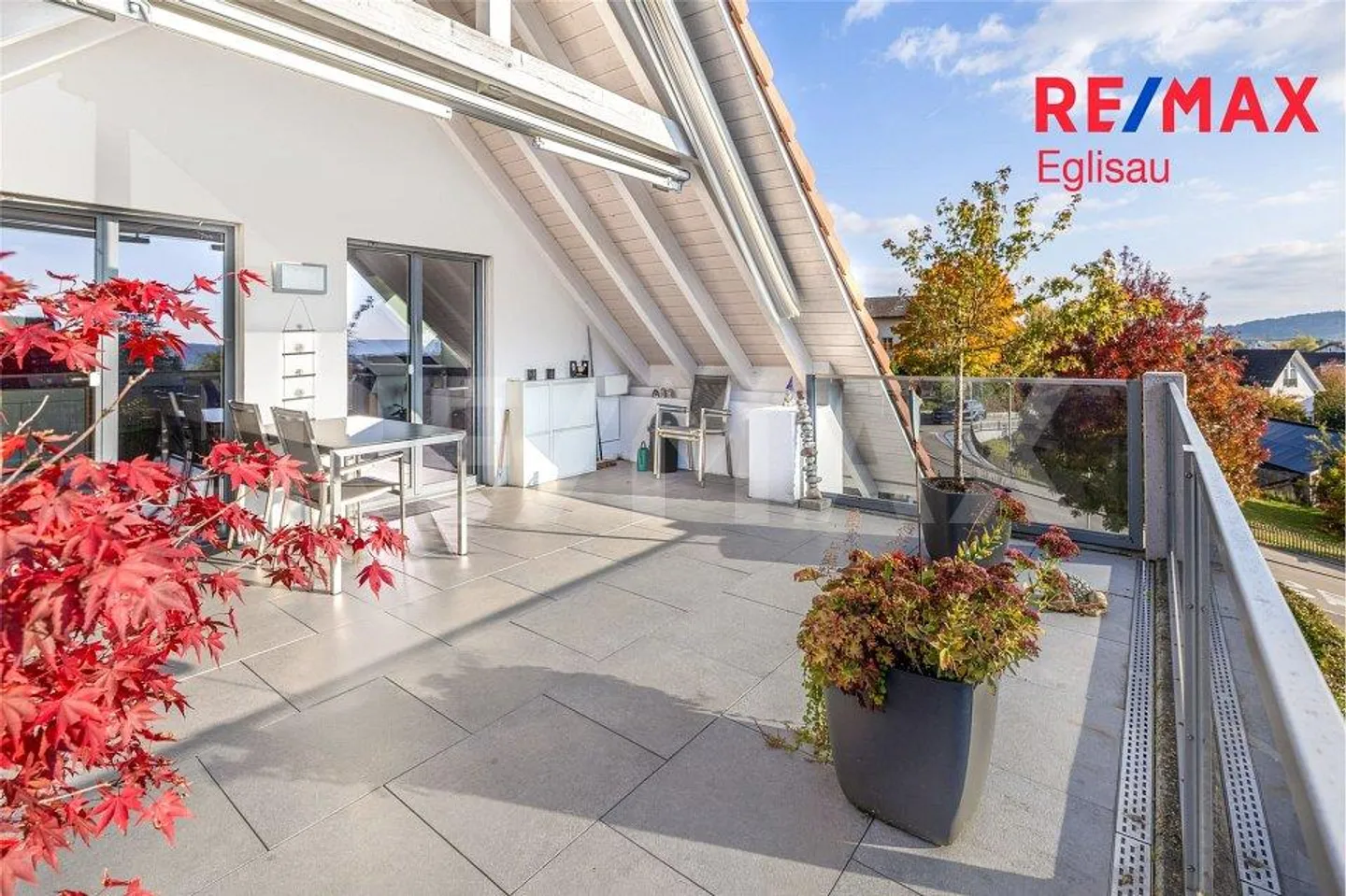 Appartamento duplex 5.5 soleggiato e quasi nuovo con vista mozzafiato sulle Alpi - Foto 1 di 13