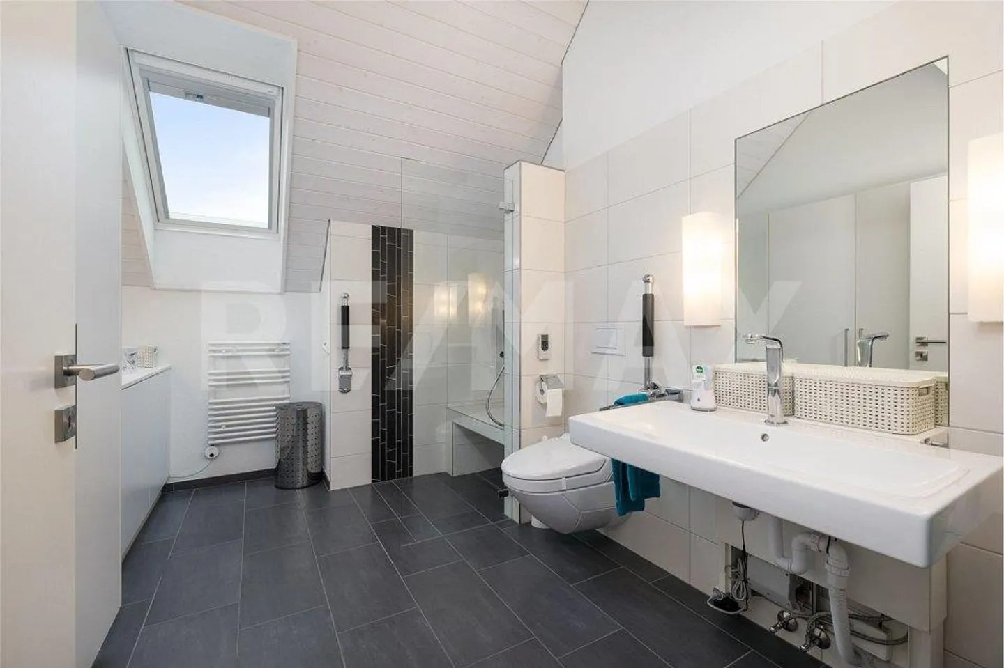 Appartamento duplex 5.5 soleggiato e quasi nuovo con vista mozzafiato sulle Alpi - Foto 7 di 13