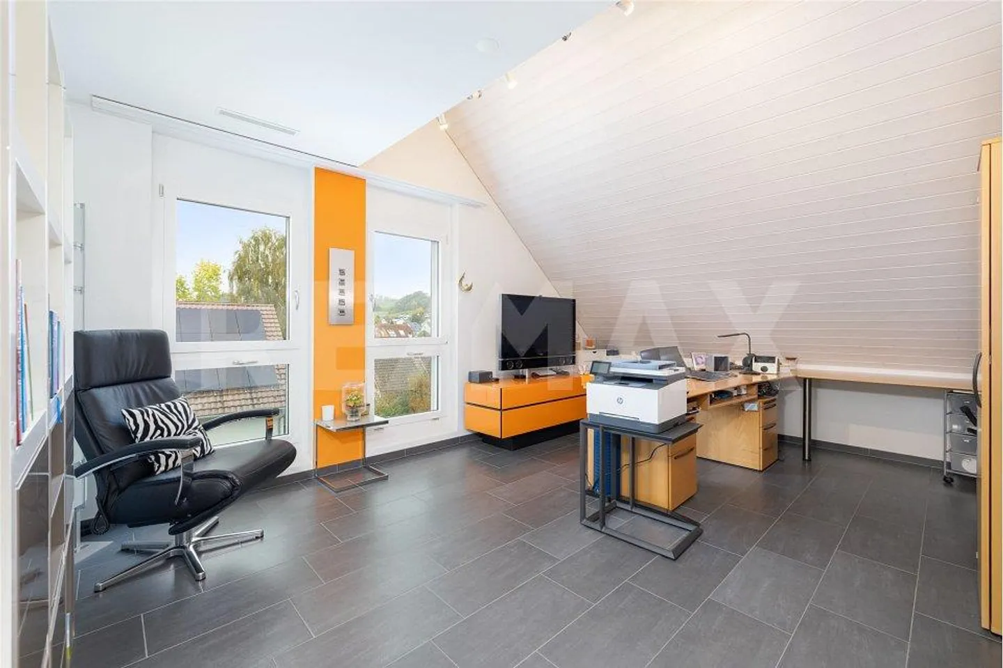 Appartamento duplex 5.5 soleggiato e quasi nuovo con vista mozzafiato sulle Alpi - Foto 9 di 13