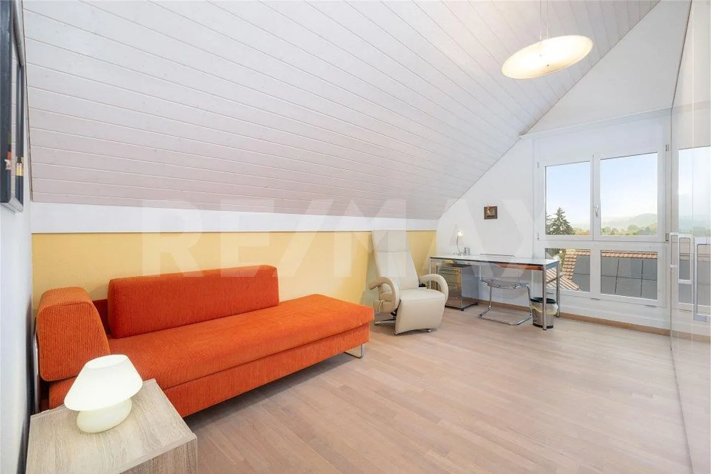 Appartamento duplex 5.5 soleggiato e quasi nuovo con vista mozzafiato sulle Alpi - Foto 10 di 13