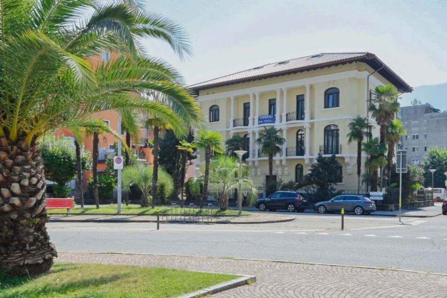 Nuovo generoso appartamento di 5.5 locali in Palazzo storico nel centro - Foto 2 di 5