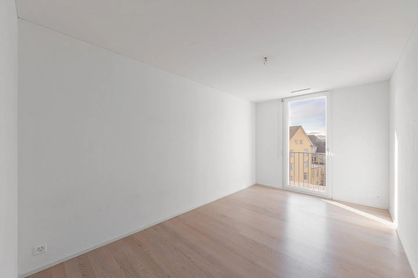 Appartamento attico esclusivo con terrazza sul tetto a due piani - Foto 4 di 6