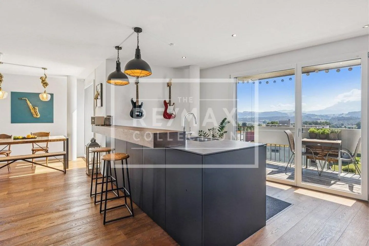 Trendy 3½-room apartment with many highlights and panoramic view - Photo 1 of 13