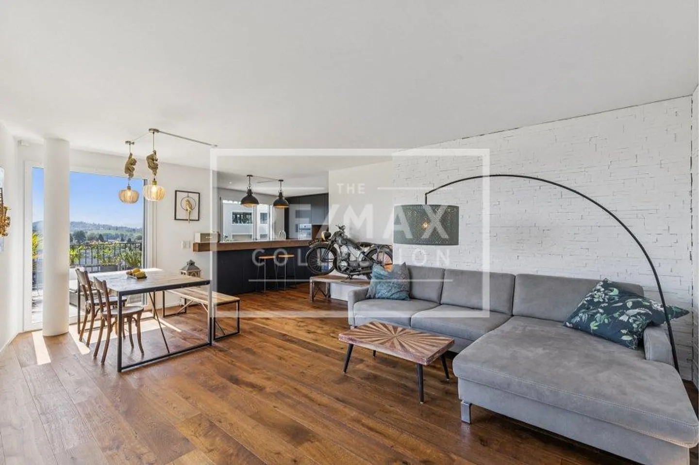 Trendy 3½-room apartment with many highlights and panoramic view - Photo 2 of 13