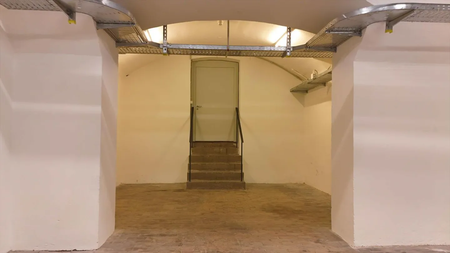 Archive / Salle de stockage - Directement à Aeschenplatz (UG) - Photo 2 sur 6