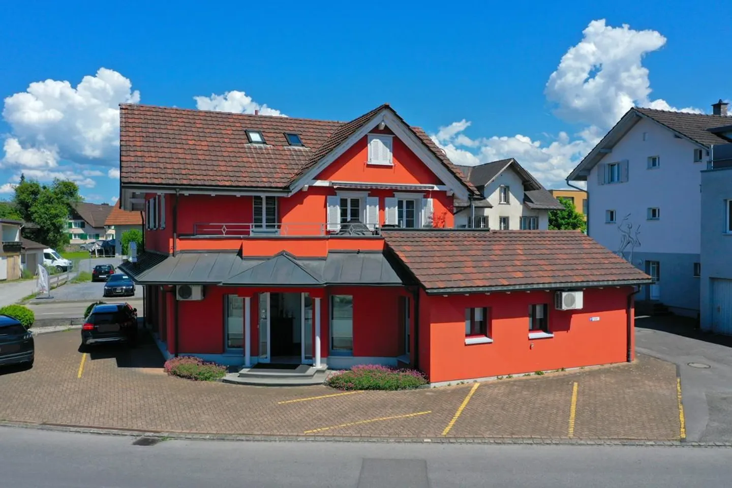 Edificio residenziale e commerciale attraente in una posizione centrale a Widnau - Foto 1 di 15