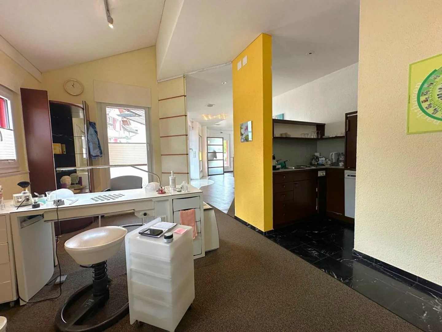 Edificio residenziale e commerciale attraente in una posizione centrale a Widnau - Foto 9 di 15