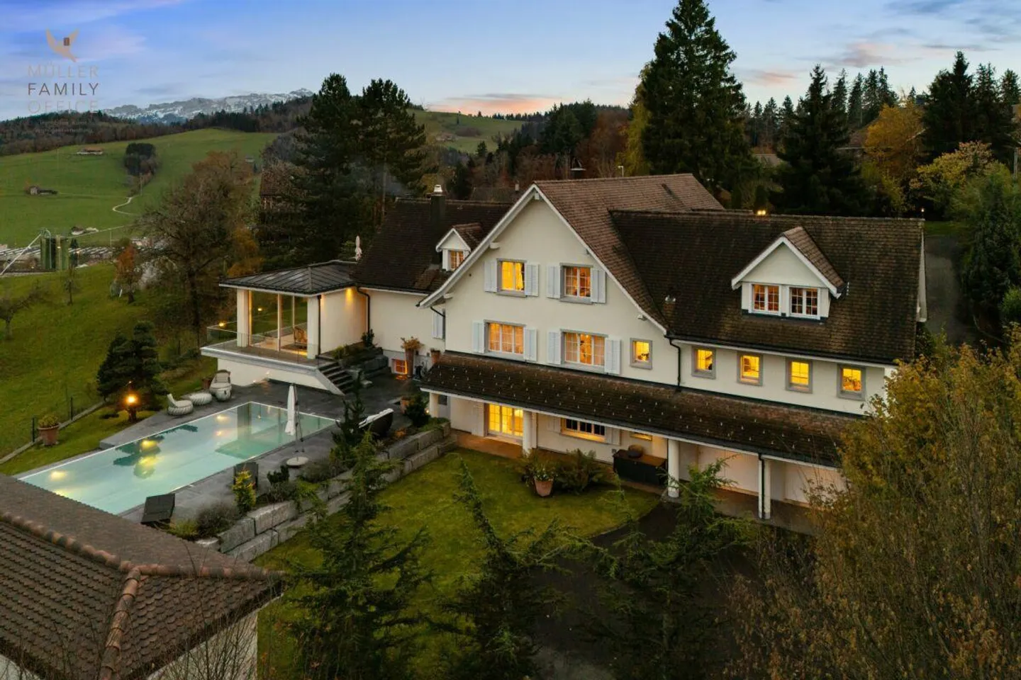 Villa panoramique luxueuse avec piscine extérieure, oasis de bien-être et vues de rêve - Photo 6 sur 13