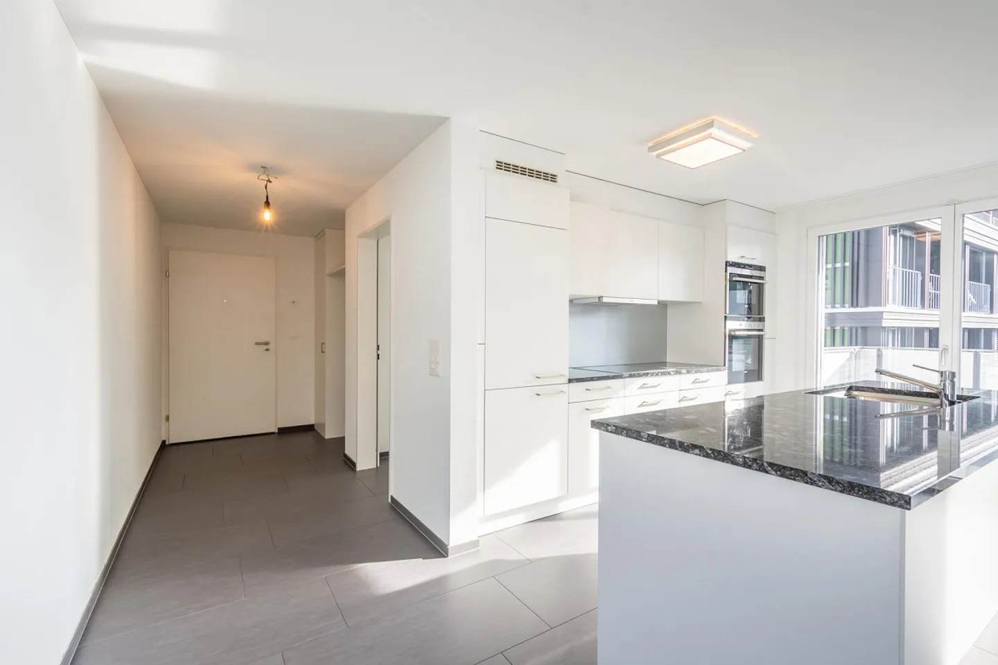 Appartamento centrale in città con bel balcone sud - Foto 4 di 15