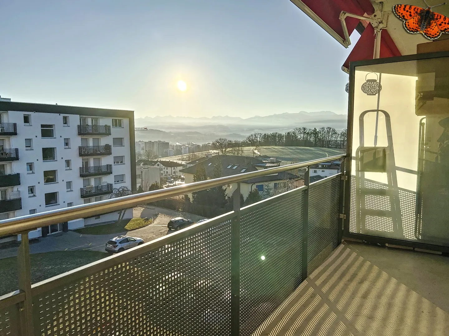 2½ Rooms - Close to all Amenities! - Photo 3 of 7