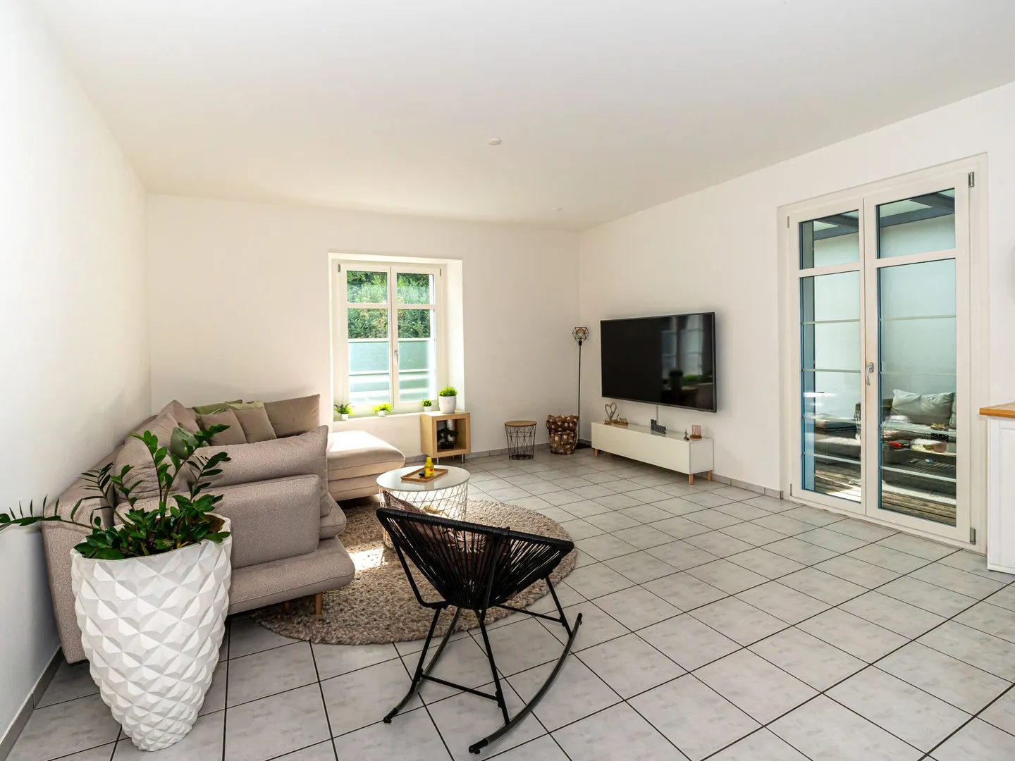 Moderne 5.5-Maisonette Dachwohnung in Ettingen - Foto 2 von 10