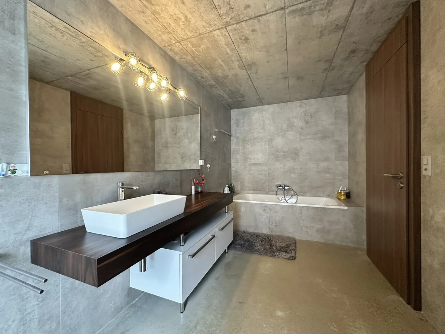 Vente en bloc de 2 maisons mitoyennes  – Vue imprenable  - Photo 31 sur 36