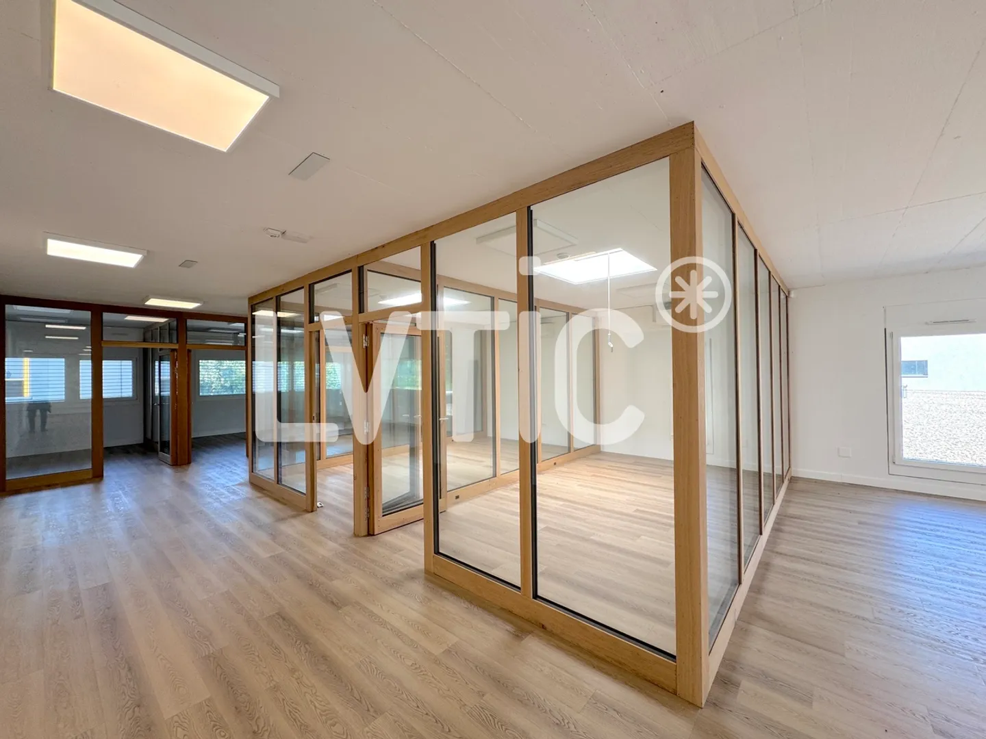 Büros, Räumlichkeiten von 410 m2 zur Miete in Collombey - Foto 4 von 8