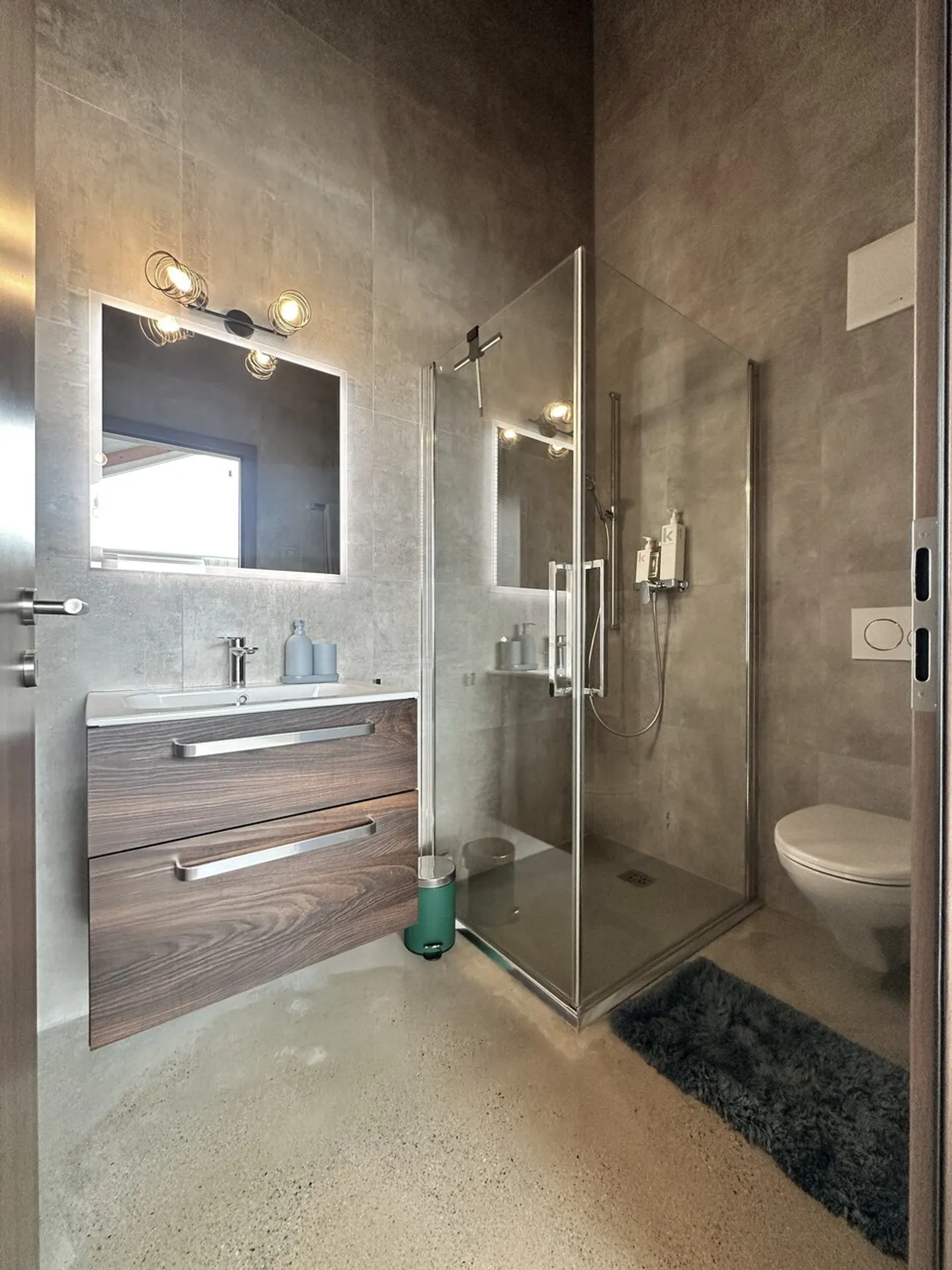 Vente en bloc de 2 maisons mitoyennes  – Vue imprenable  - Photo 34 sur 36