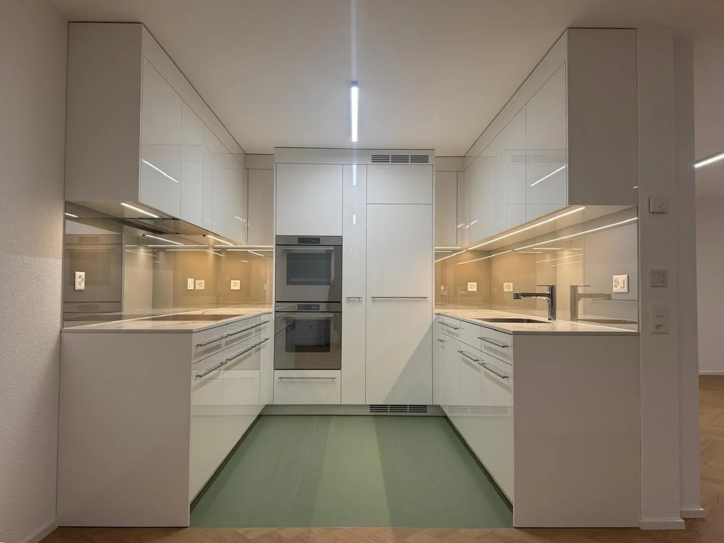 Appartement de jardin rénové de haute qualité et situé au calme - Photo 5 sur 18