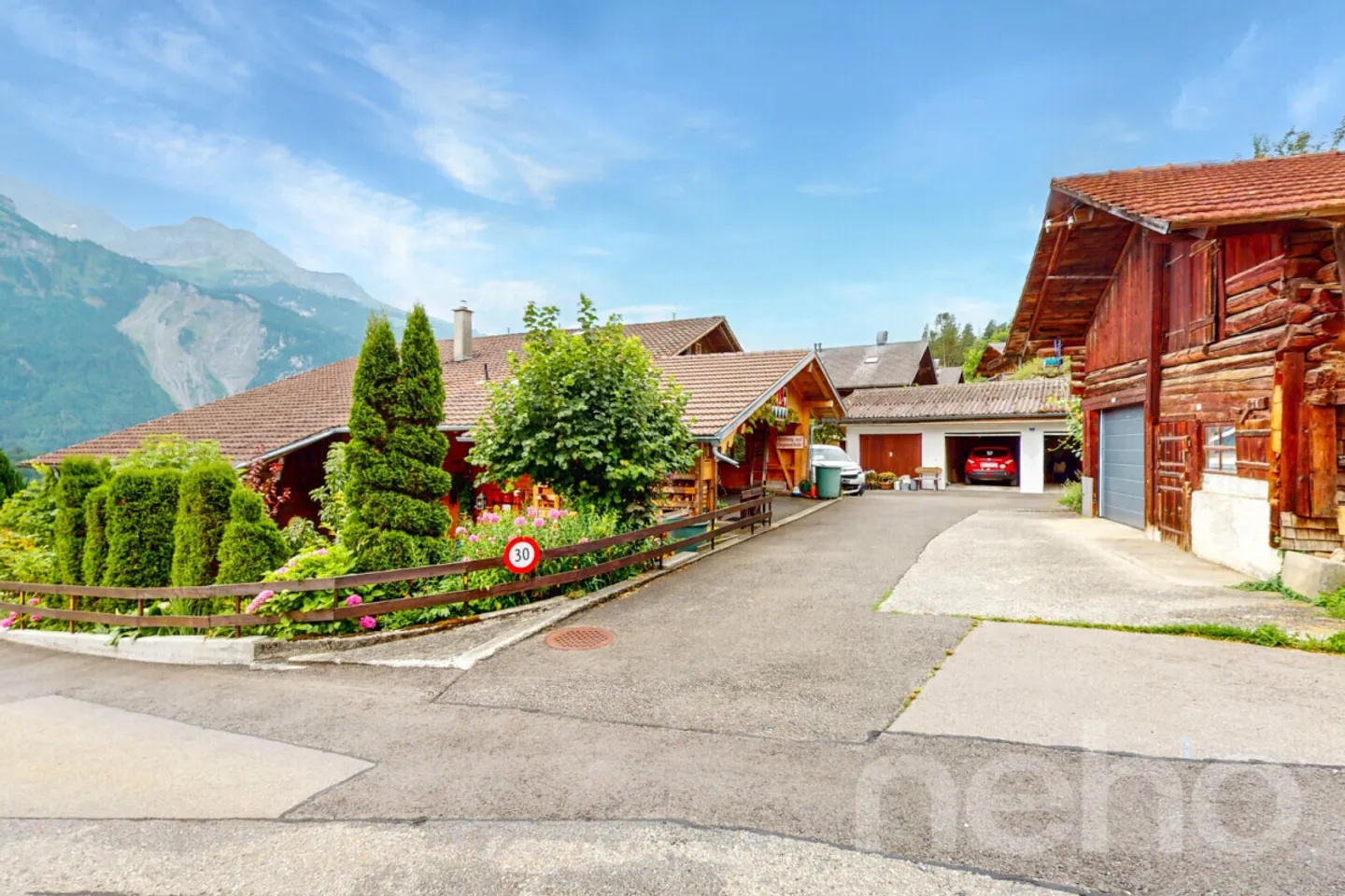 Chalet spazioso con panorama montano e giardino da sogno - Foto 3 di 12