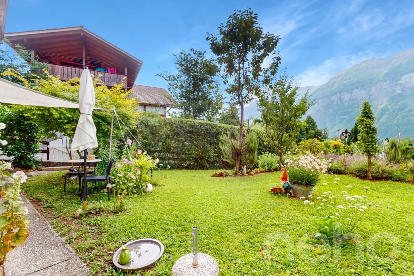 Chalet spazioso con panorama montano e giardino da sogno - Foto 10 di 12