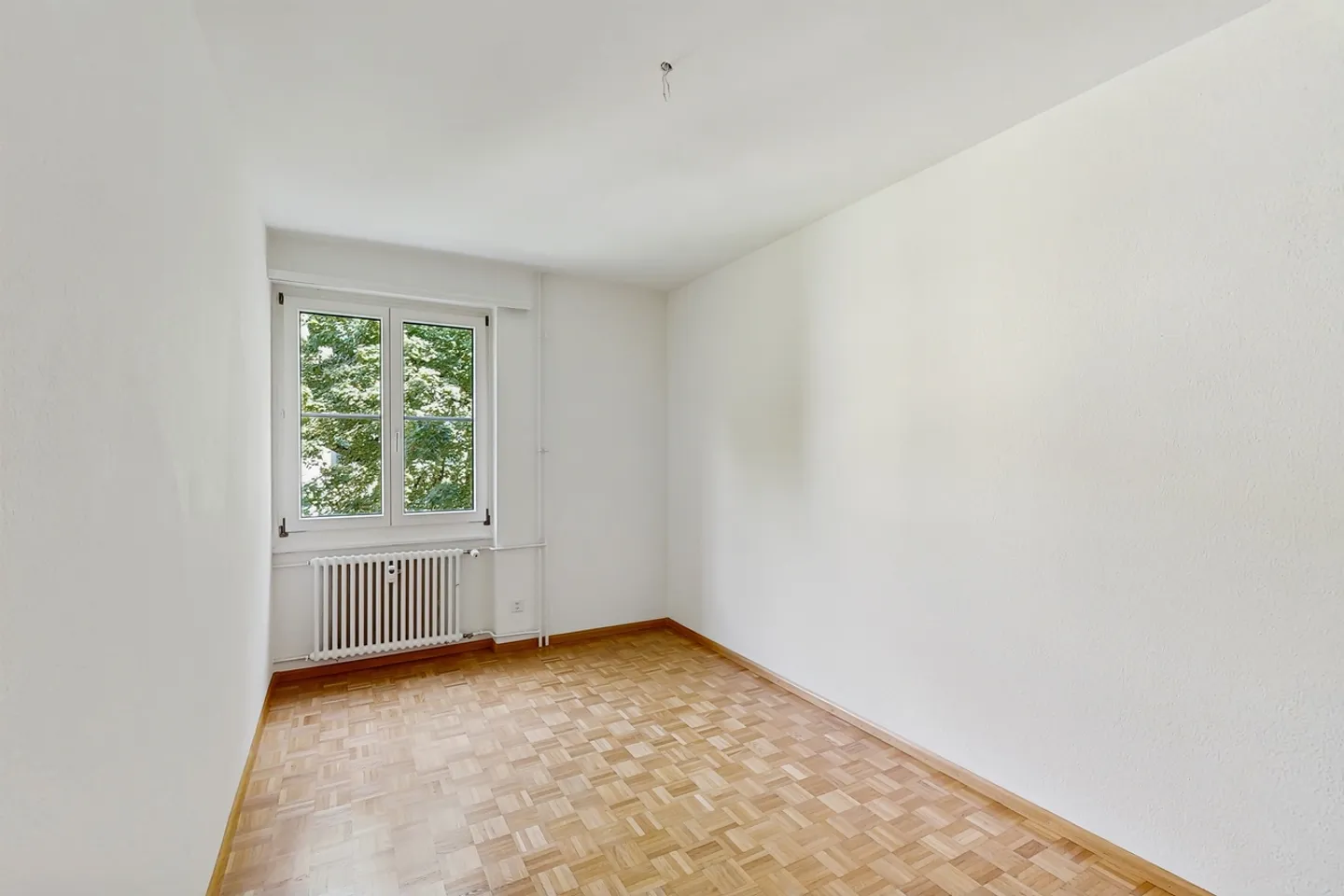 RENT WITHOUT DEPOSIT - Comfort in a Central Location - Photo 5 of 7