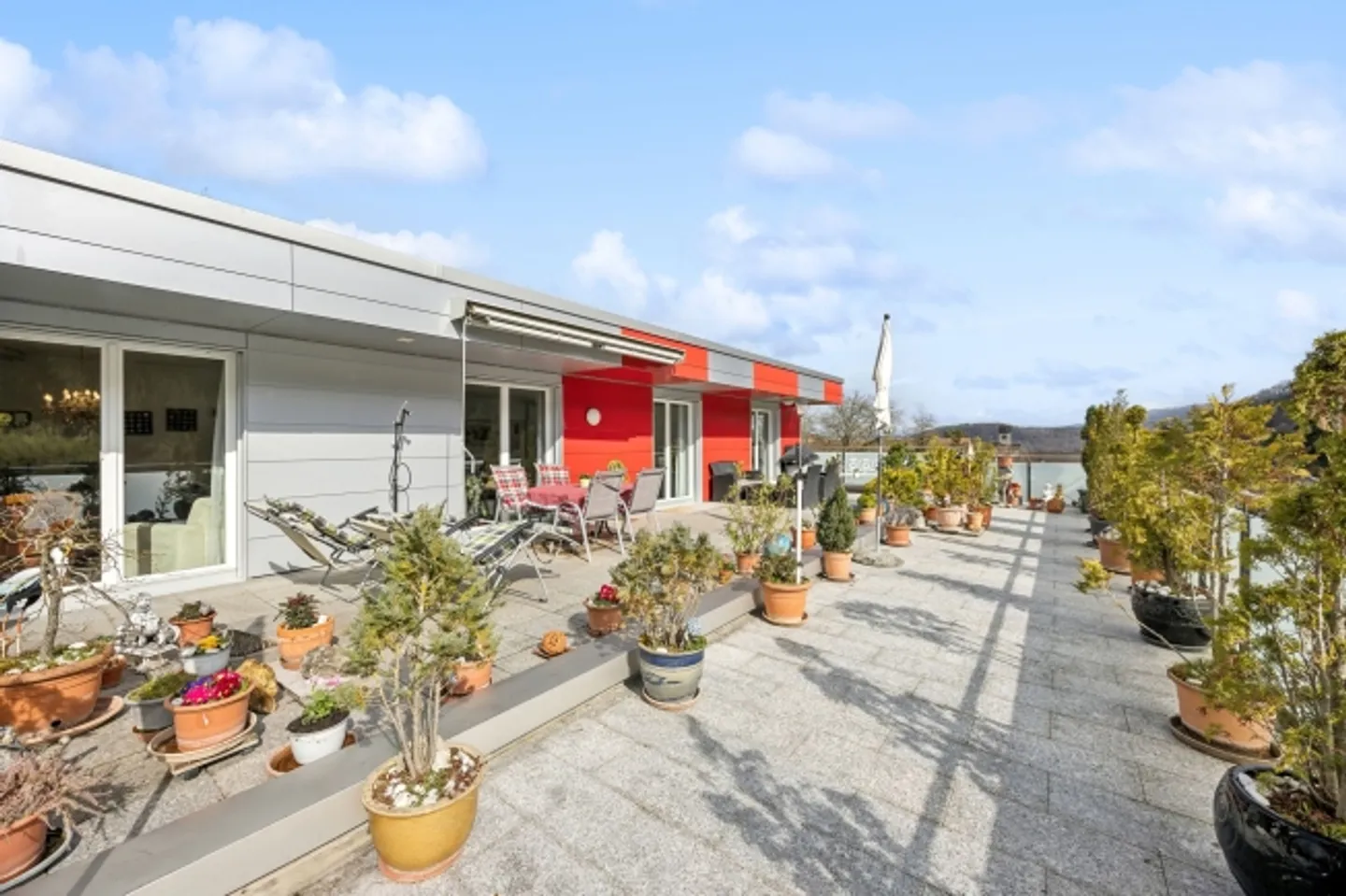 4.5-room penthouse apartment with a very large terrace! - Photo 10 of 13