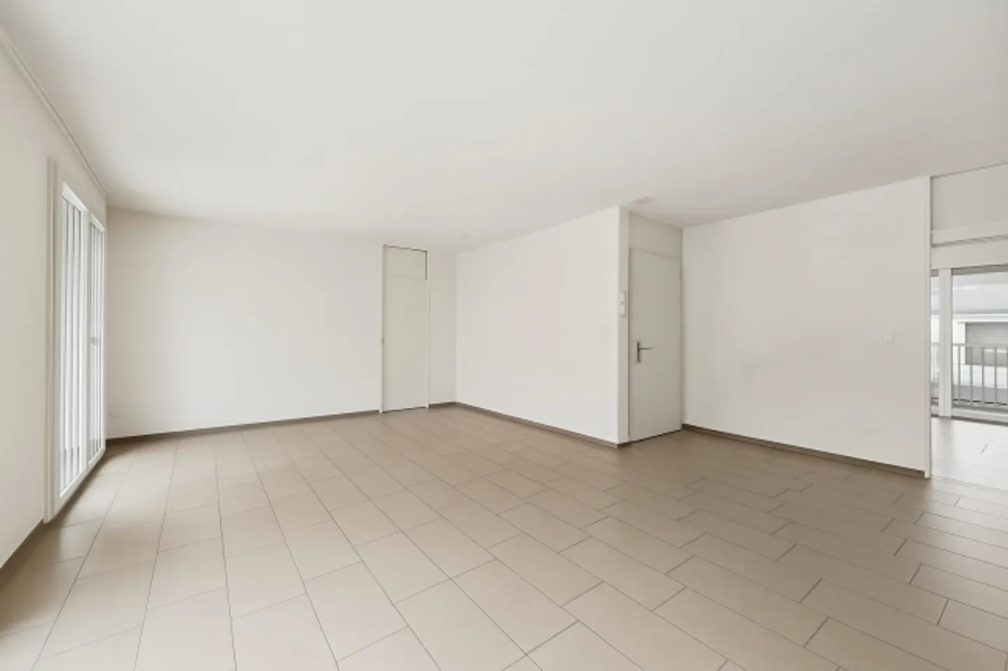 4.5-room penthouse apartment with a very large terrace! - Photo 9 of 13