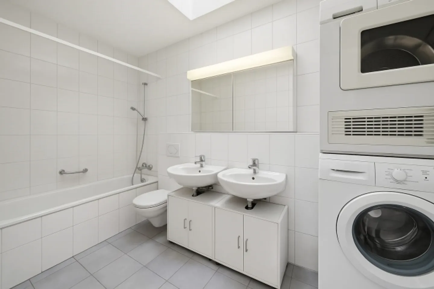 4.5-room penthouse apartment with a very large terrace! - Photo 12 of 13