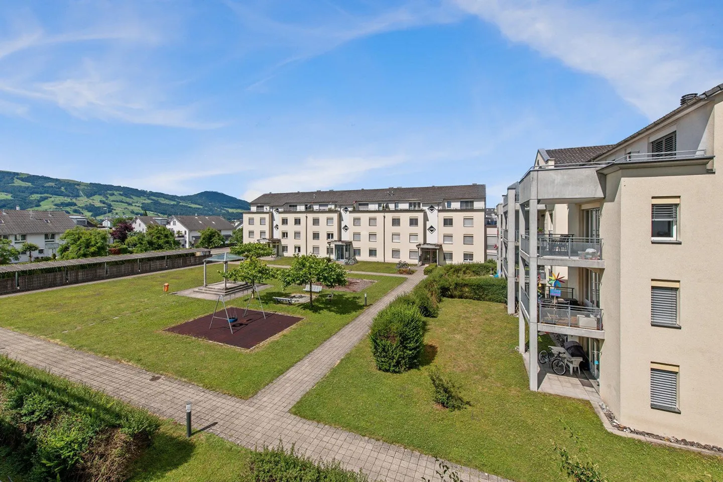 Vivre près de la ville des roses de Rapperswil! - Photo 1 sur 7