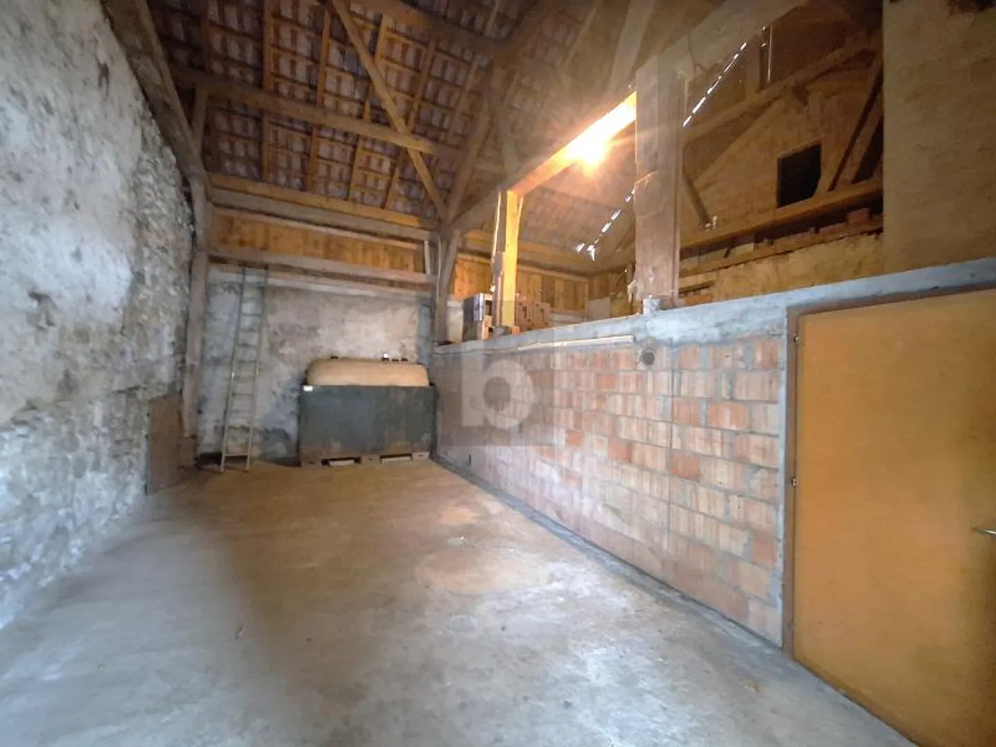 4.5 Room House - Photo 4 of 6