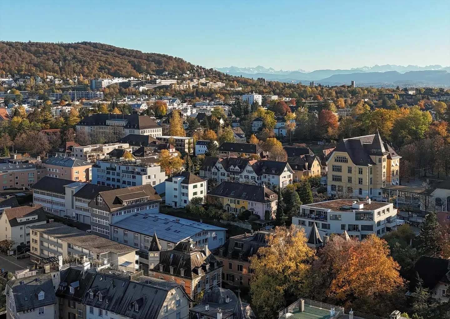 Appartamento 2 stanze intelligentemente suddiviso nel cuore di Oerlikon - Foto 1 di 4