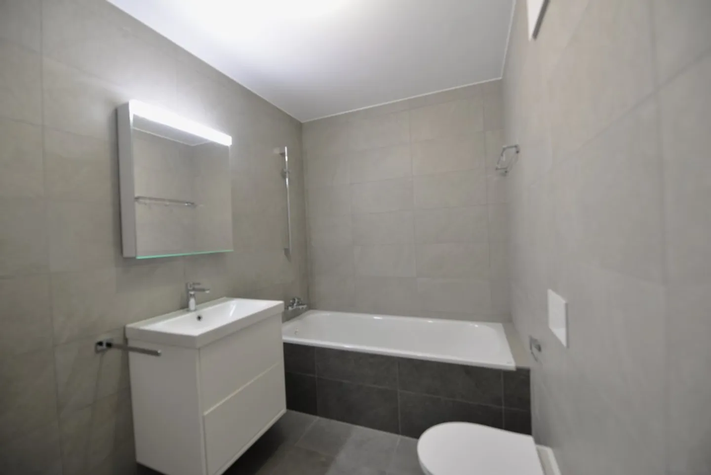 Apartment - Photo 3 of 4
