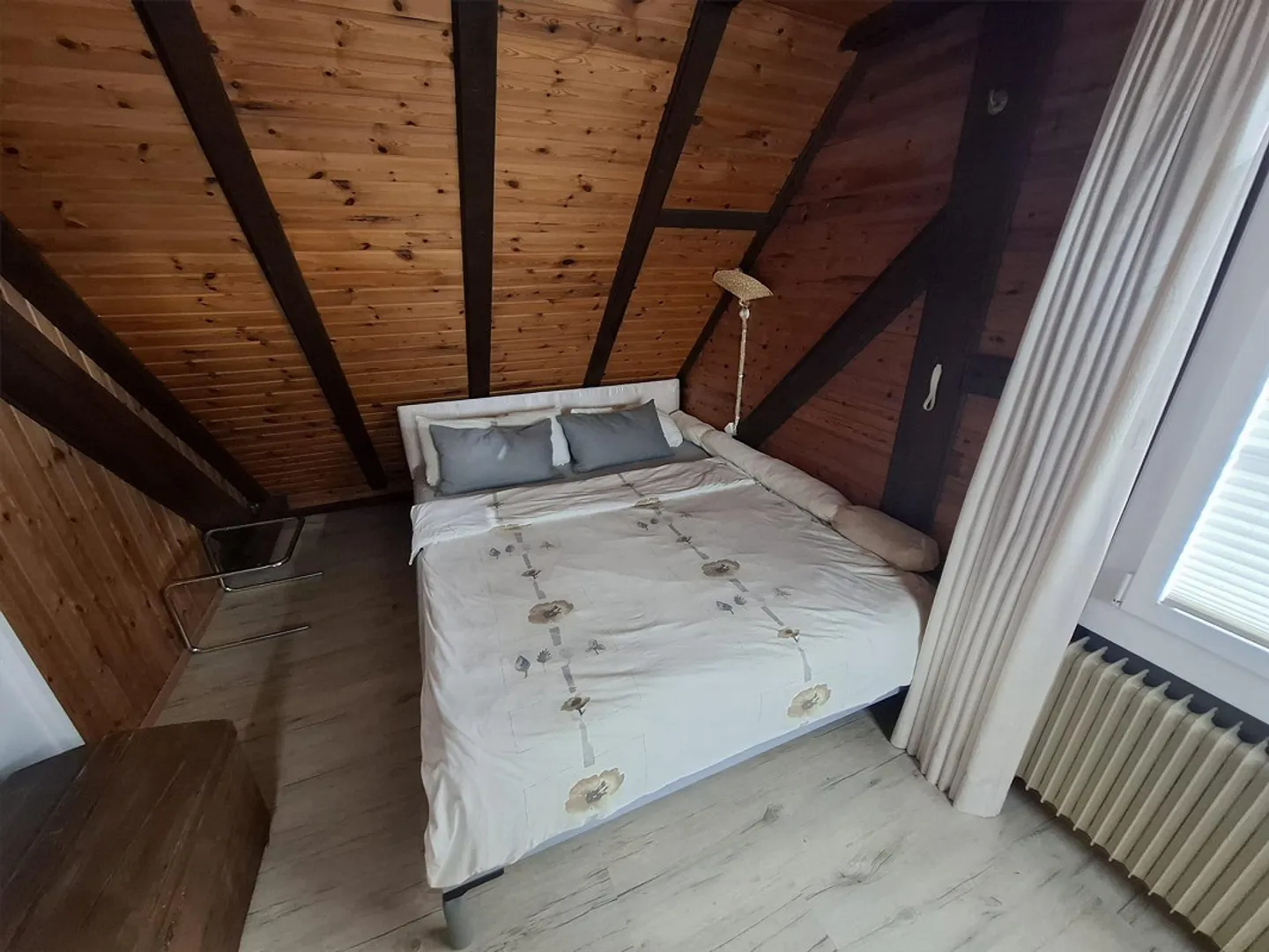 Stylishly restored and furnished maisonette apartment - Photo 6 of 13