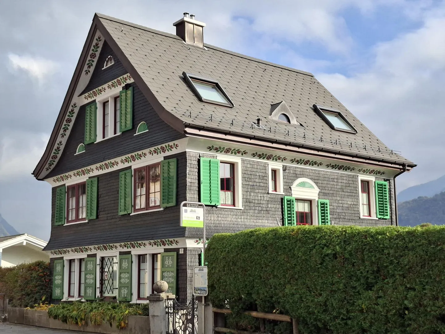 Stylishly restored and furnished maisonette apartment - Photo 1 of 13