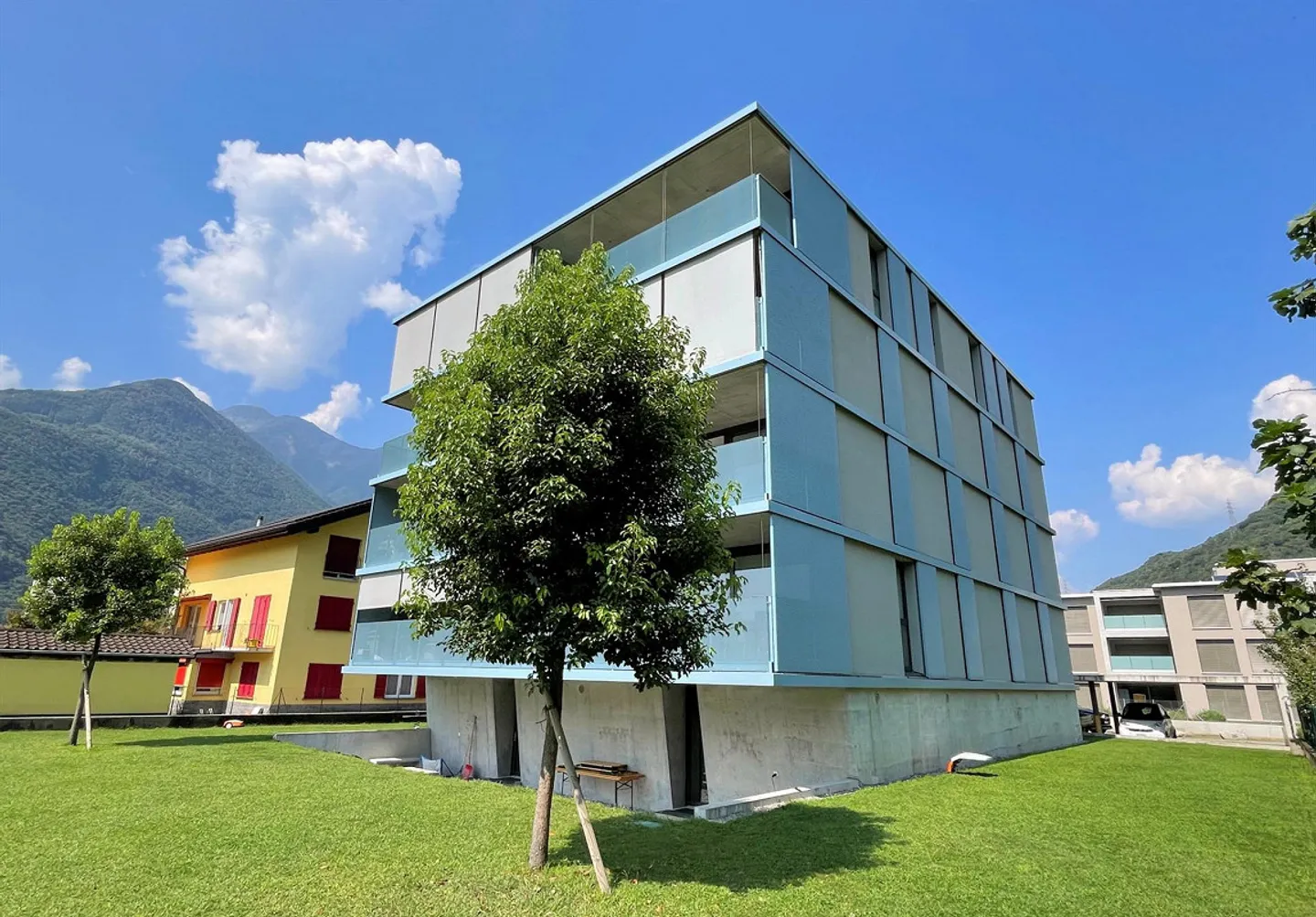 Geräumige Wohnung im obersten Stock mit großer Terrasse - Foto 2 von 13