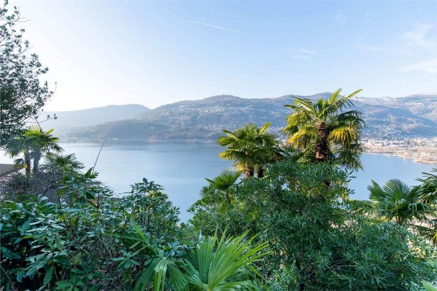 Monolocale con vista lago e giardino - Foto 4 di 4