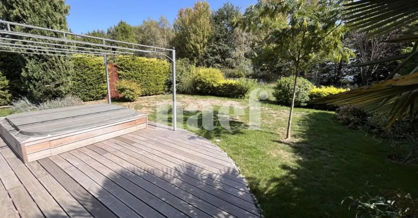 Appartamento triplex con giardino - Foto 9 di 10