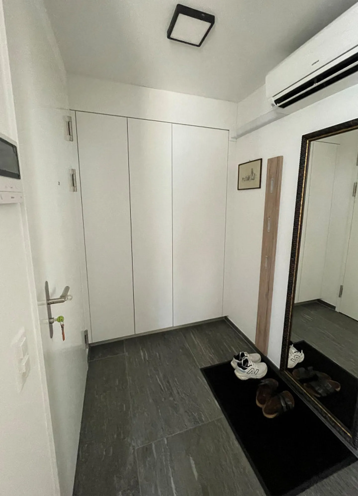 Geräumige Wohnung im obersten Stock mit großer Terrasse - Foto 4 von 13