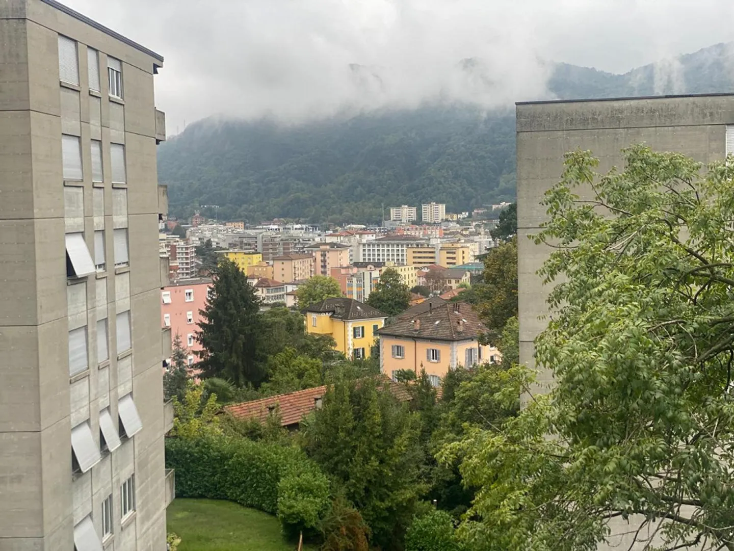Terreno edificabile di 1050 m2 in zona di 5 piani - Foto 15 di 21