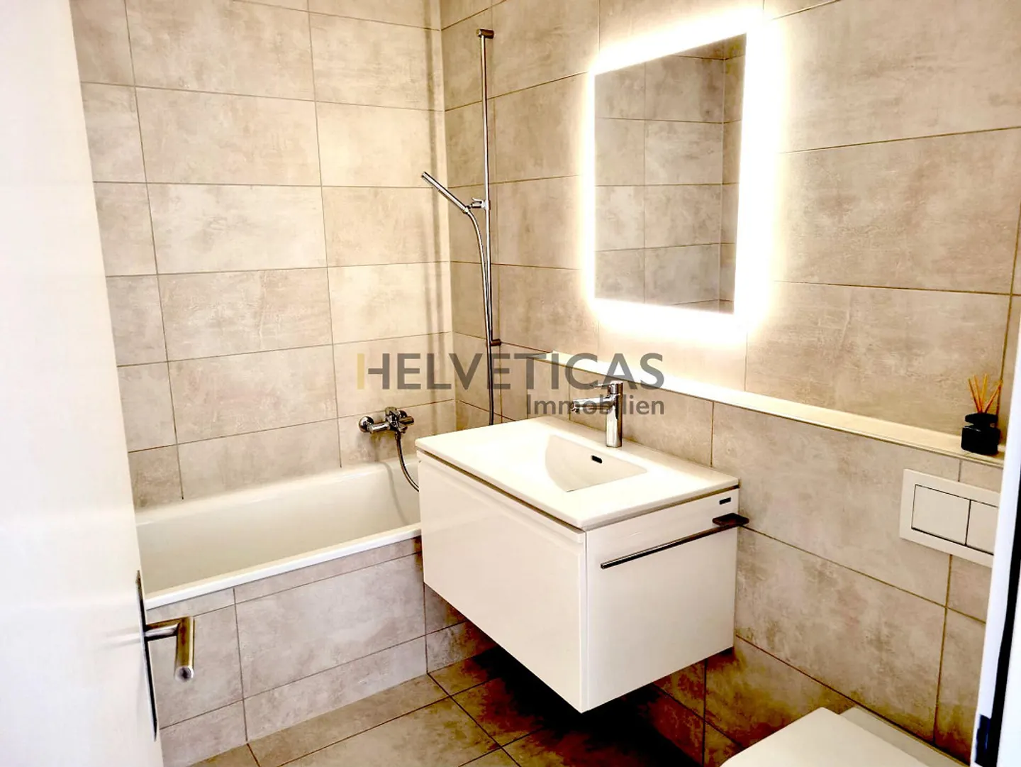 Charming 4.5-room terraced house in Spiez with beautiful views... - Photo 11 of 19