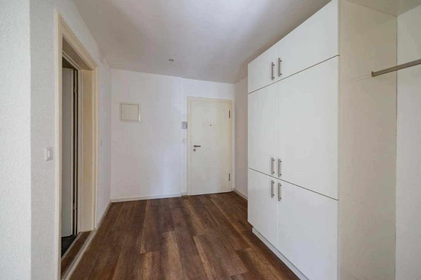 Central 2.5-room apartment by the lake - Photo 6 of 7