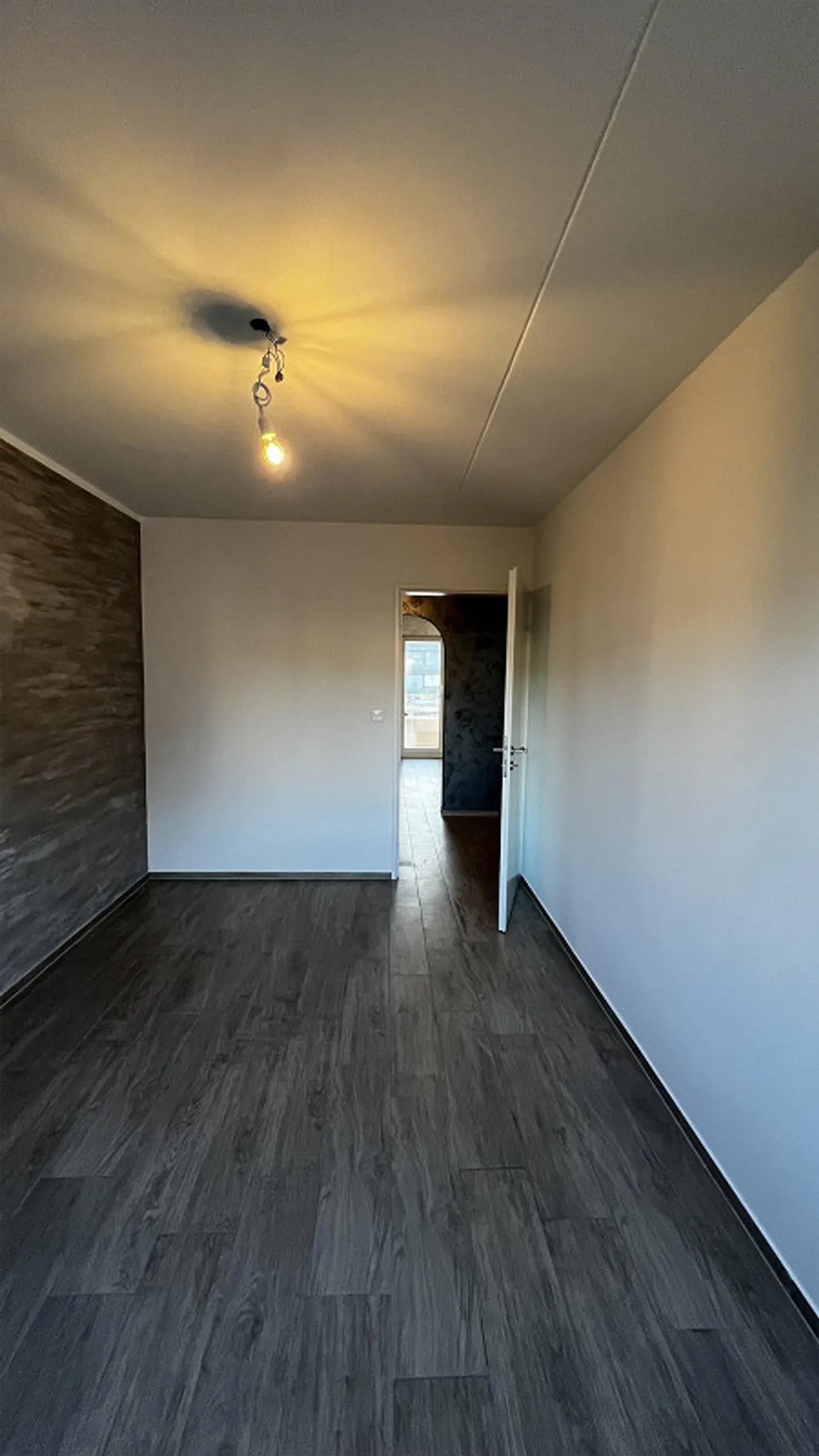 Appartamento ristrutturato di 3,5 locali con balcone di 12 m² esposto al sole della sera – Asilo - Foto 3 di 15