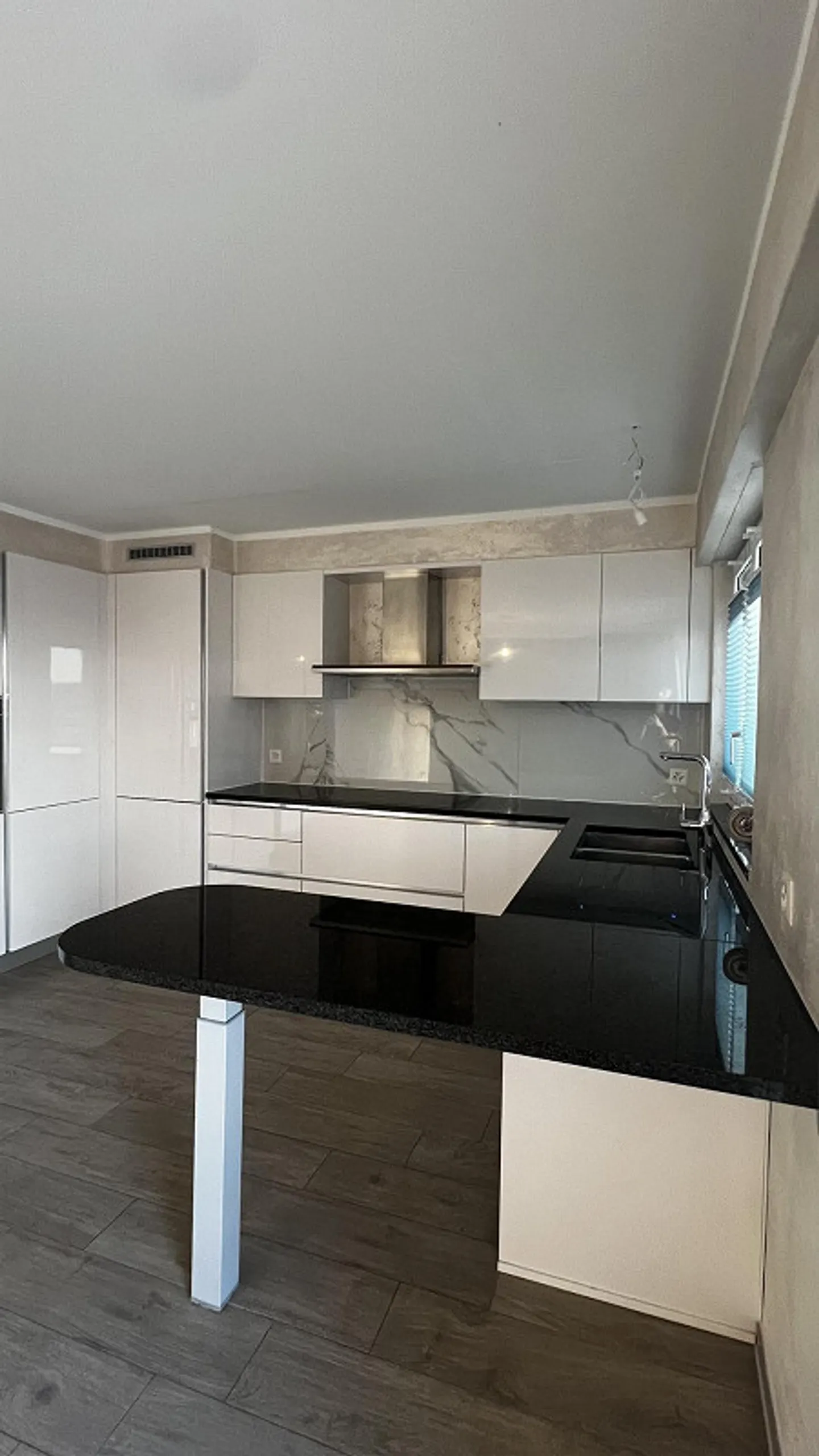 Appartamento ristrutturato di 3,5 locali con balcone di 12 m² esposto al sole della sera – Asilo - Foto 1 di 15