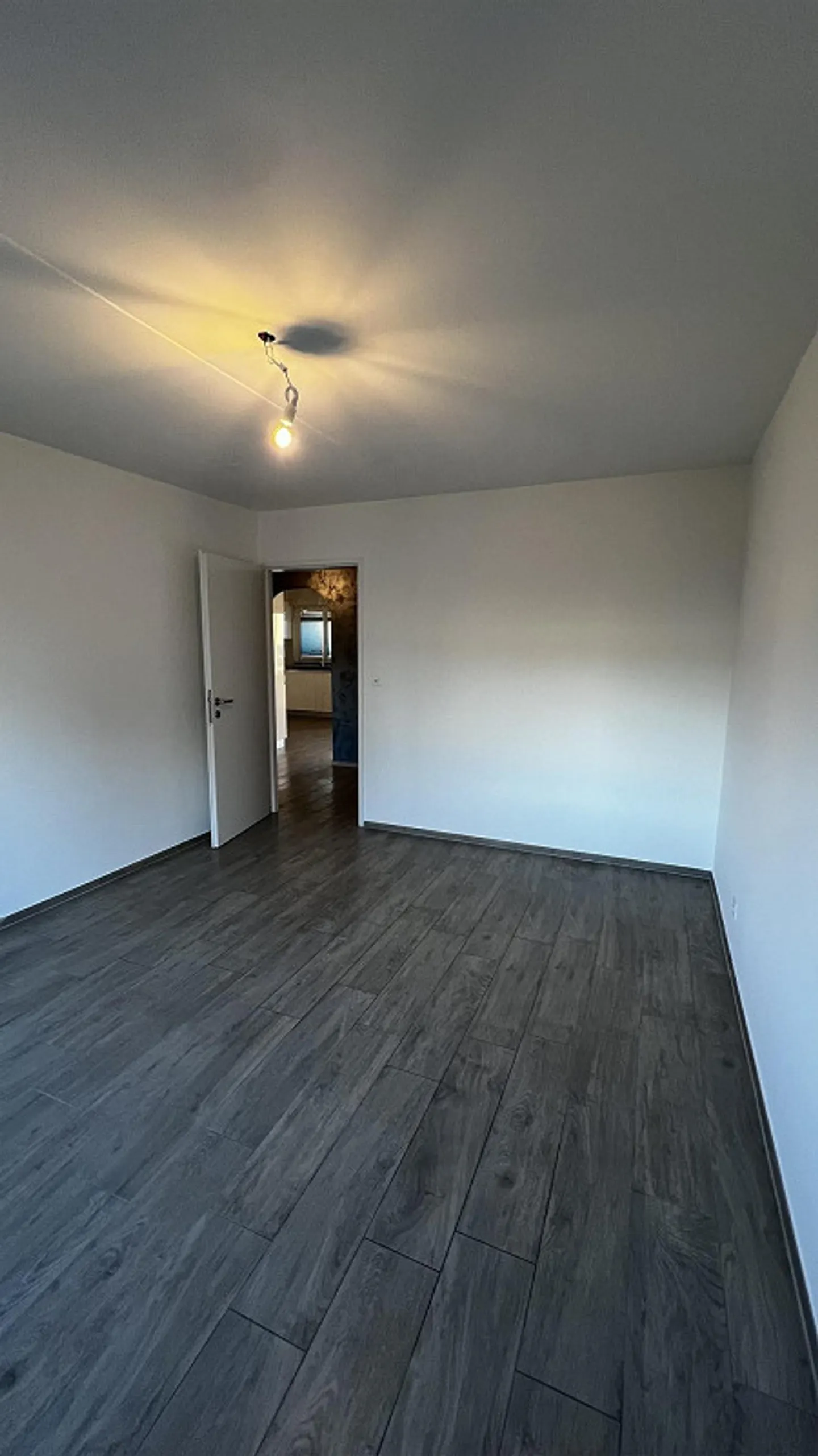 Appartamento ristrutturato di 3,5 locali con balcone di 12 m² esposto al sole della sera – Asilo - Foto 7 di 15