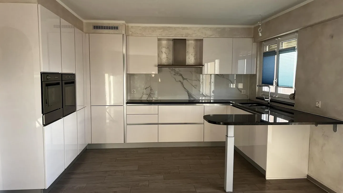 Appartamento ristrutturato di 3,5 locali con balcone di 12 m² esposto al sole della sera – Asilo - Foto 12 di 15