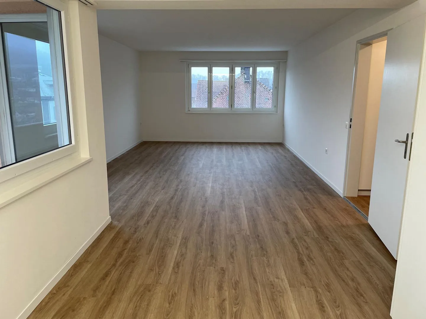 Wohnung in Neuhausen mit Sicht auf den Rhein - Foto 3 von 10