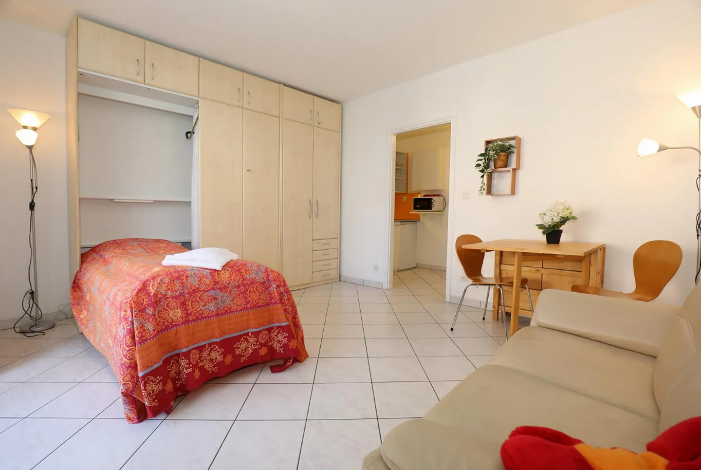 Studio apartment with balcony in Ascona - Photo 8 of 15