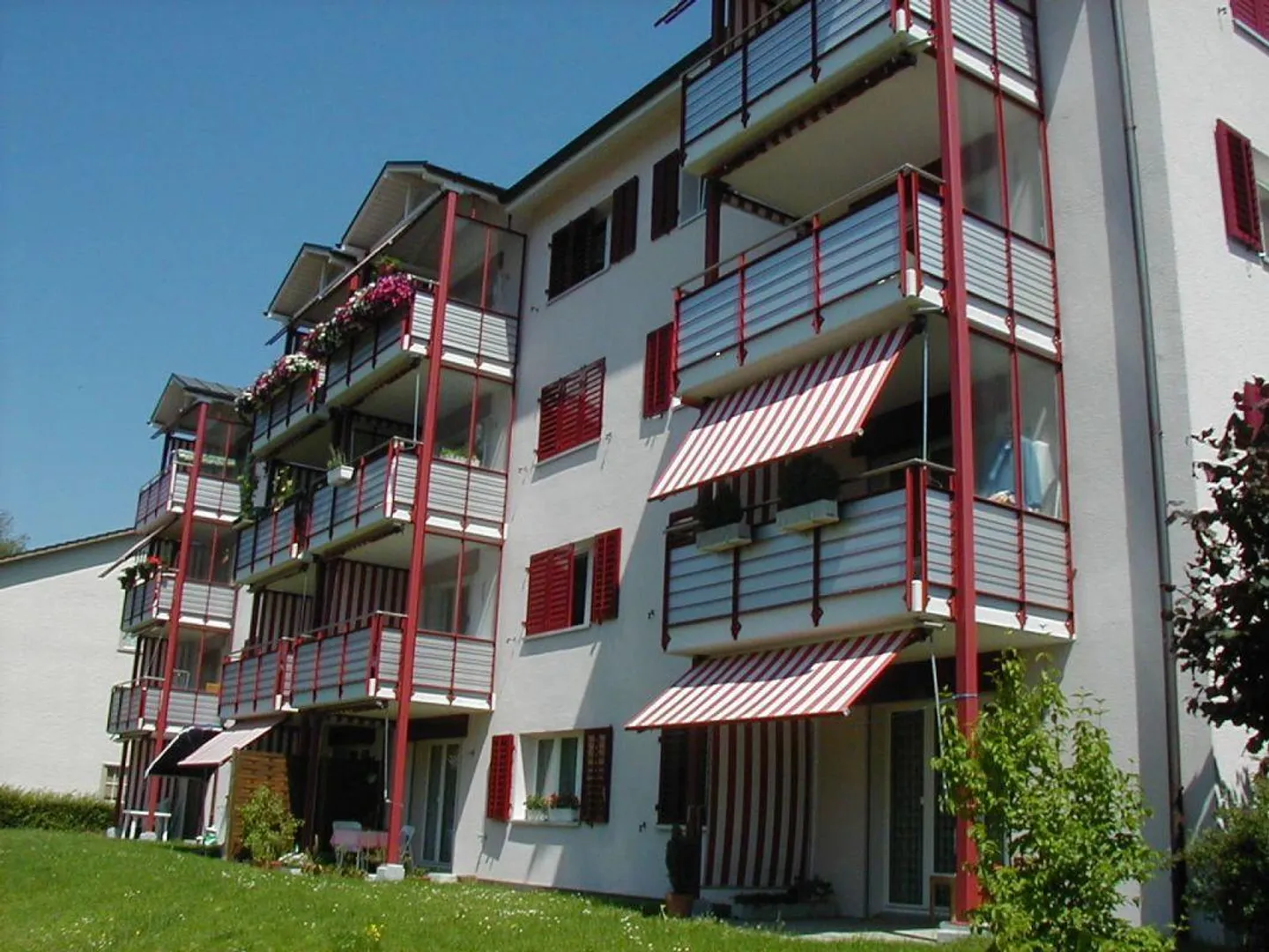 Cozy 2-room apartment with balcony in Rüti - Photo 1 of 6