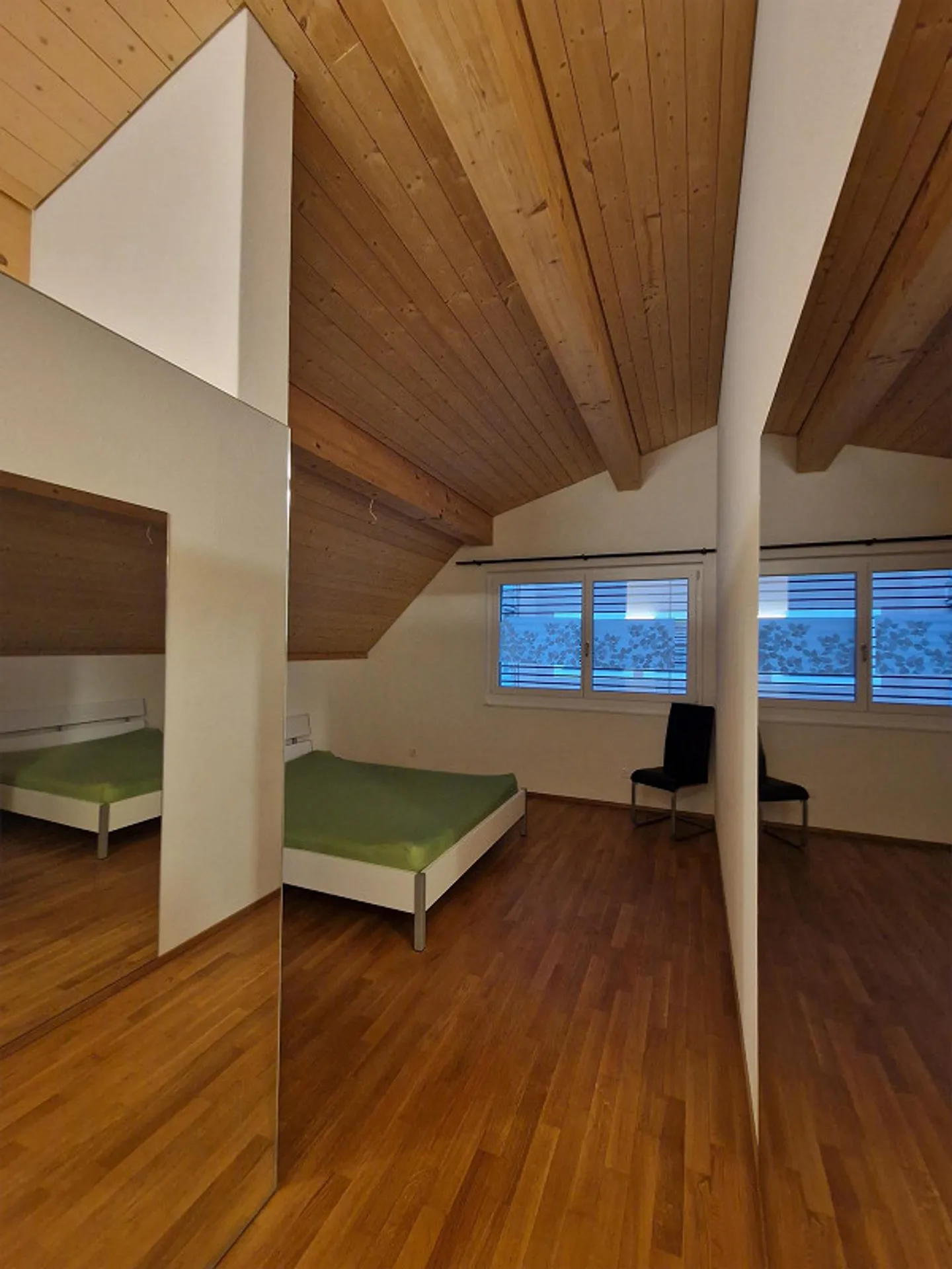 Appartement sous les combles lumineux de 4,5 pièces à Chur Ouest - Photo 8 sur 15