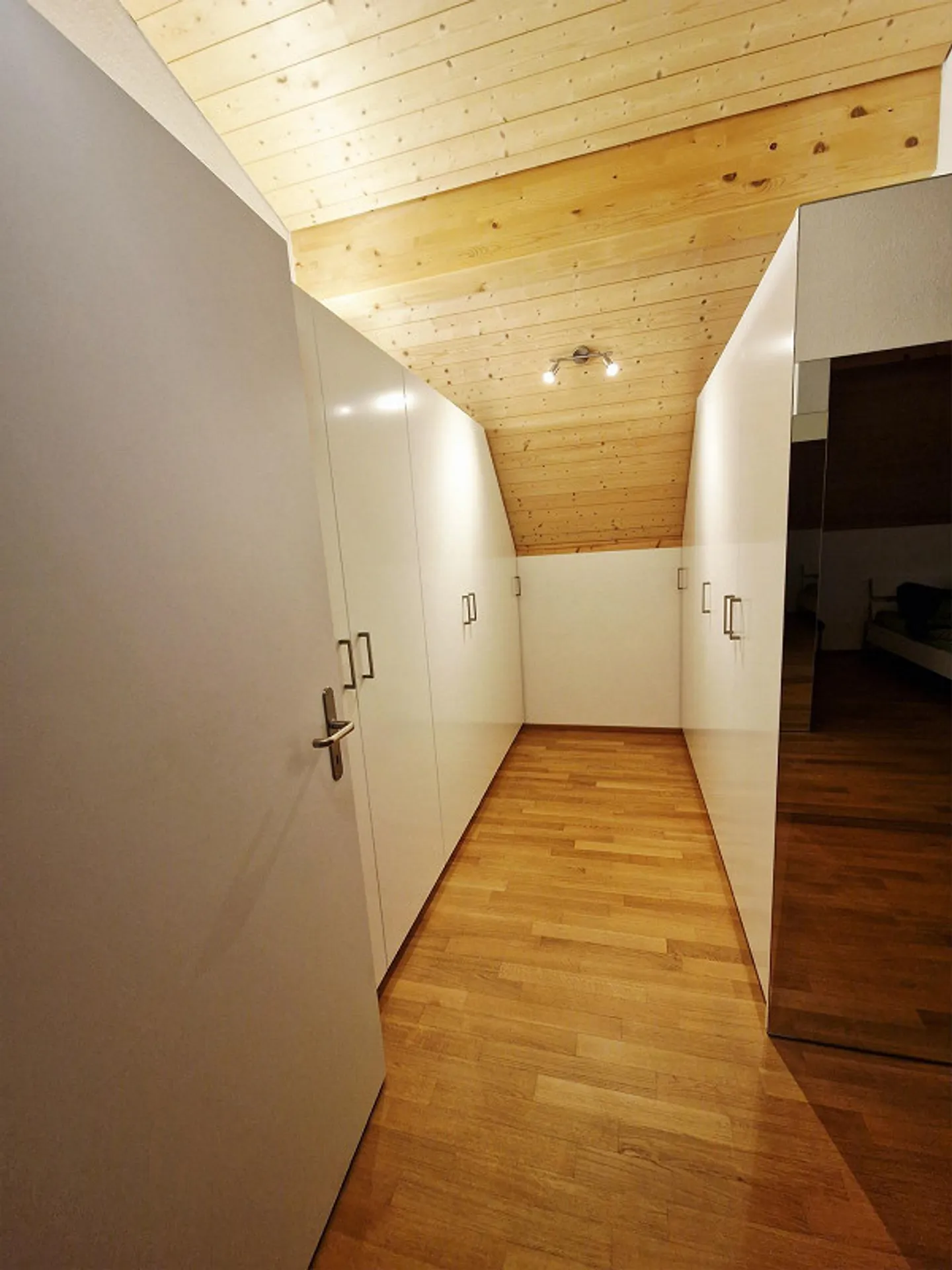 Appartement sous les combles lumineux de 4,5 pièces à Chur Ouest - Photo 10 sur 15