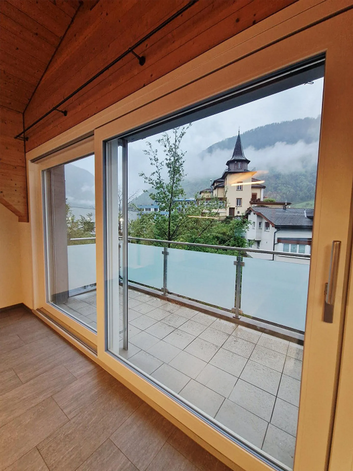 Appartement sous les combles lumineux de 4,5 pièces à Chur Ouest - Photo 13 sur 15