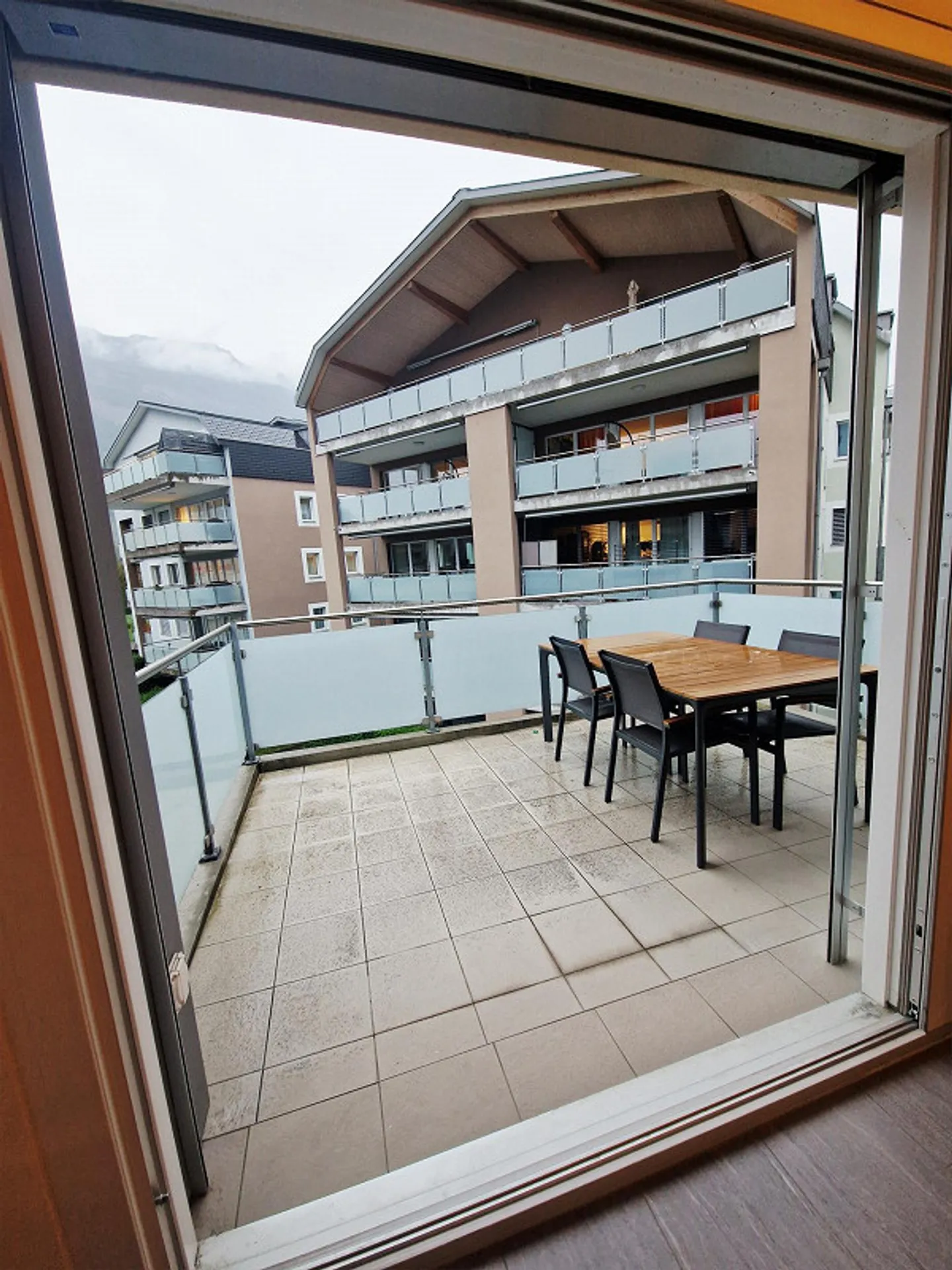 Appartement sous les combles lumineux de 4,5 pièces à Chur Ouest - Photo 14 sur 15